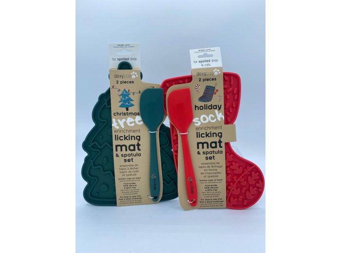 Christmas Tree Enrichment Lick Mat with Silicone Spatula