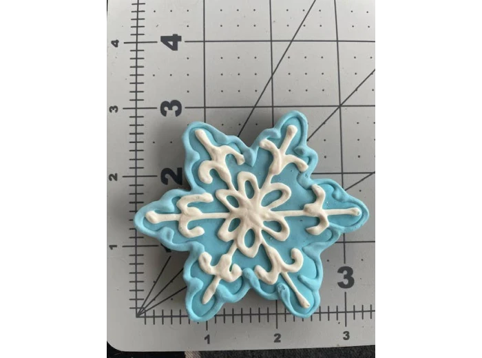 Winter Wonderland Starts Shipping Oct 6th Snowflake 3.25" Packaged